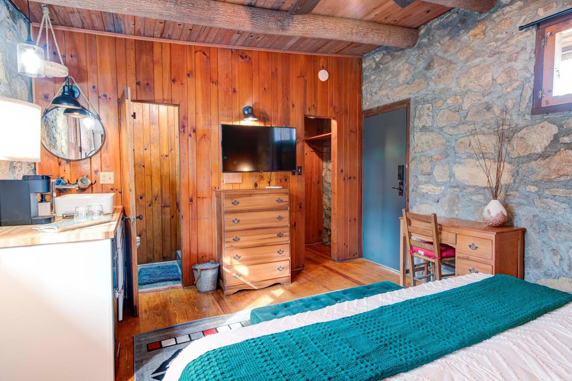 The Furry Lodge Double Ste 2&3 Вейнсвілл Екстер'єр фото